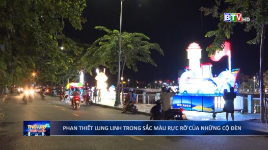 Tp. Phan Thiết lung linh trong sắc màu rực rỡ của những cộ đèn