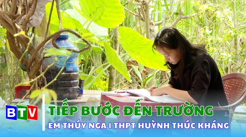 Tiếp bước đến trường đồng hành chia sẻ, trao học bổng cho em Lê Thị Thúy Nga