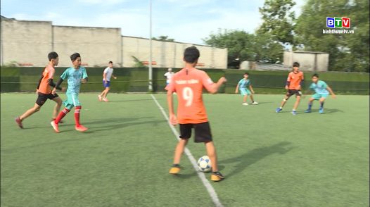 Đội bóng đá thiếu niên huyện Hàm Tân quyết tâm đổi màu huy chương