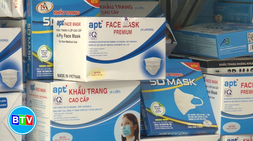 Thu giữ nhiều kit test và khẩu trang y tế không rõ nguồn gốc