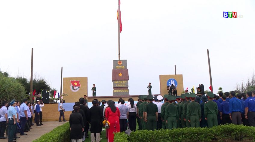 CHỦ TỊCH NƯỚC VÕ VĂN THƯỞNG THĂM VÀ LÀM VIỆC TẠI HUYỆN ĐẢO PHÚ QUÝ - BÌNH THUẬN