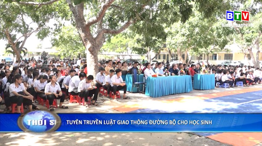 Tuyên truyền luật giao thông đường bộ cho học sinh