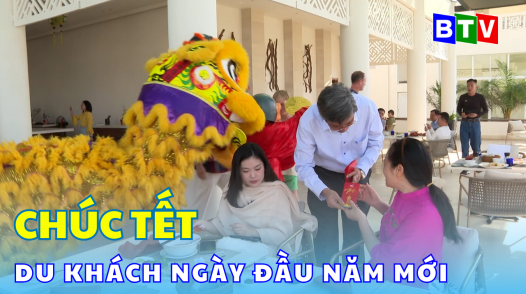 Chúc Tết du khách ngày đầu năm mới