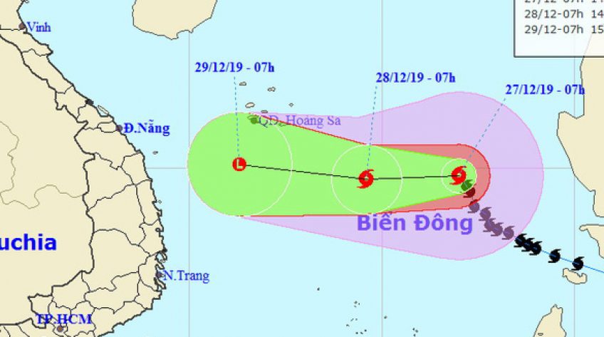 Bão số 8 giật cấp 14, cách Hoàng Sa 550km, biển động dữ dội