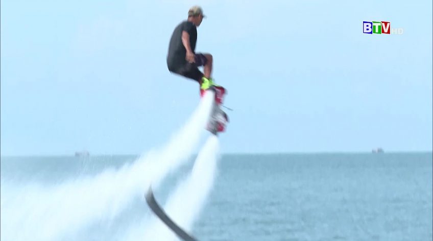 Trải nghiệm thú vị từ môn thể thao Flyboard