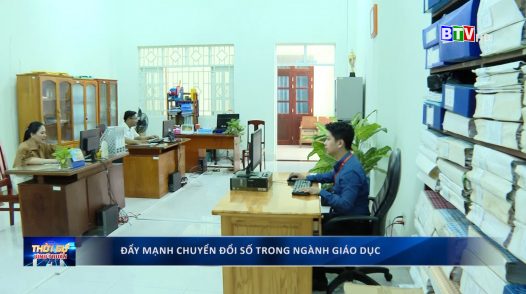 Đẩy mạnh ứng dụng công nghệ thông tin và thực hiện chuyển đổi số trong quản lý giáo dục.