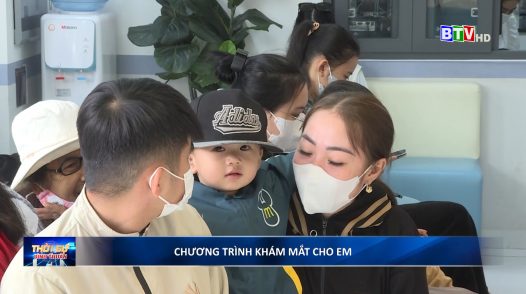 Chương trình khám mắt cho em