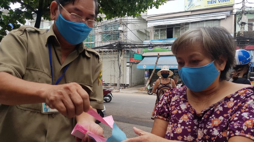 Đi chợ 'tem phiếu' sáng nay ở Đà Nẵng