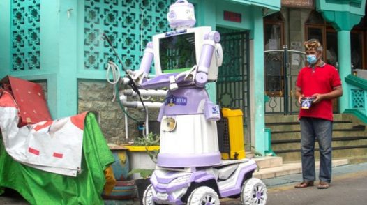 Robot tự chế phục vụ khu cách ly