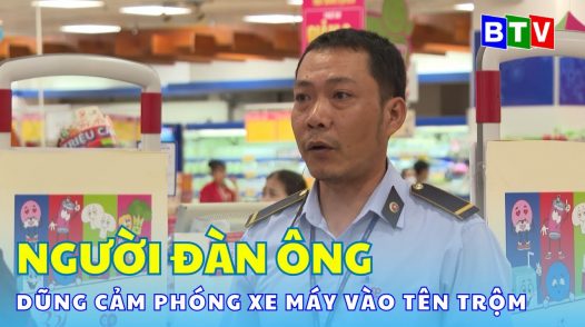 Người đàn ông dũng cảm phóng xe máy vào tên trộm