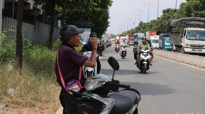 Trong khi miền Trung có nơi trên 42 độ C, Nam Bộ 'nắng sớm mưa chiều'