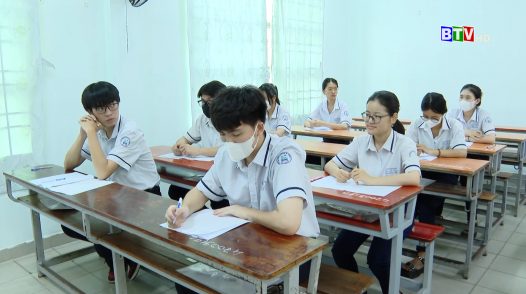 Sáng nay, cùng với cả nước, hơn 13.000 thí sinh trên địa bàn tỉnh Bình Thuận bước vào môn thi đầu tiên của kỳ thi tốt nghiệp THPT 2024.